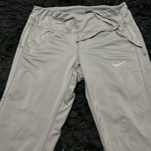 Nike Dri-Fit gray cropped leggings athletic Capri pants - Picture 2 of 3